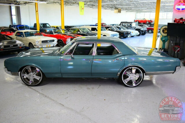Oldsmobile Eighty-Eight 1966 image number 11