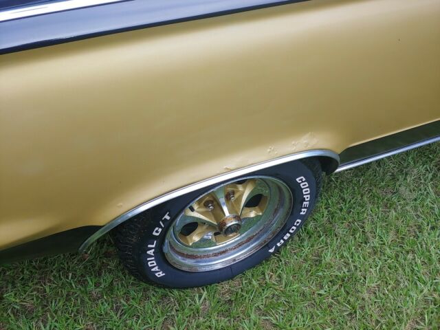 Plymouth Barracuda 1965 image number 2