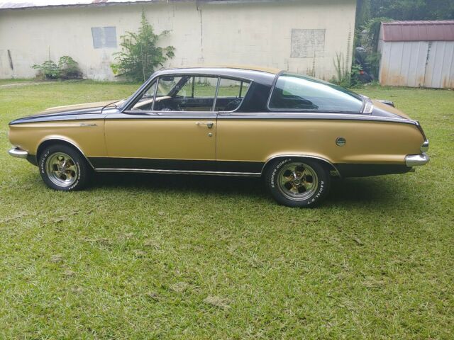 Plymouth Barracuda 1965 image number 3