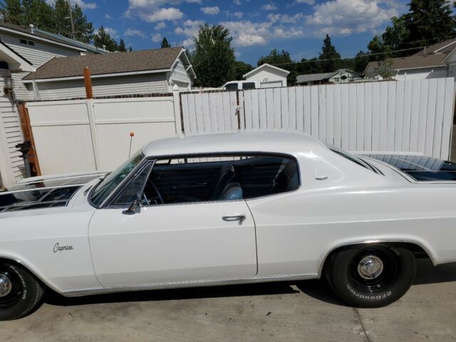 Chevrolet Caprice 1966 image number 16