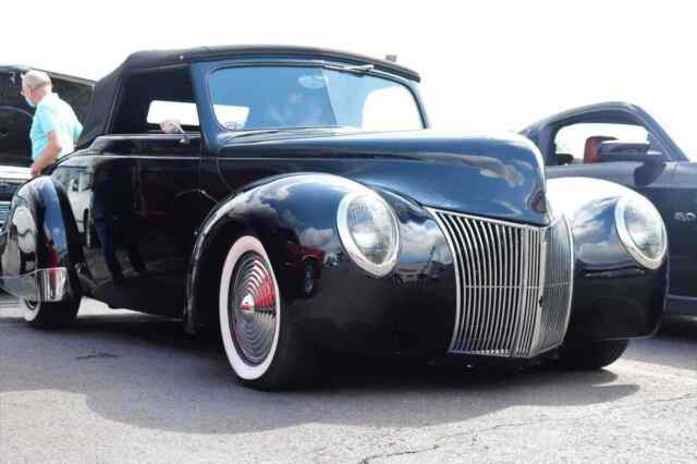 Ford Deluxe 1939 image number 0