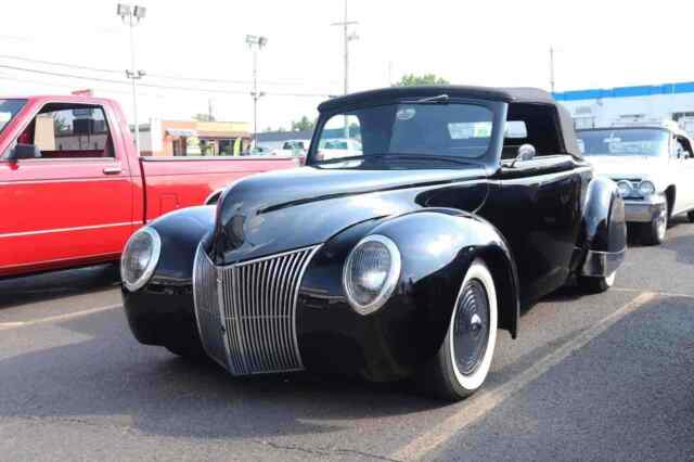 Ford Deluxe 1939 image number 1