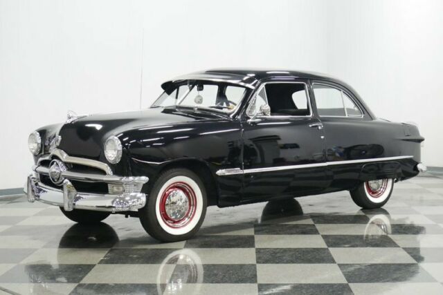 Ford Tudor 1950 image number 5
