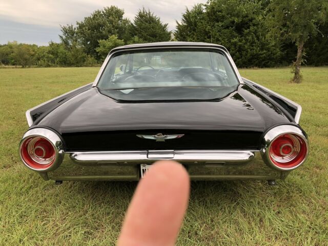 Ford Thunderbird Hardtop 1962 image number 15