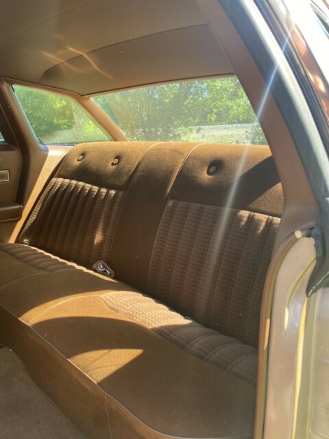 Ford Thunderbird 1977 image number 11