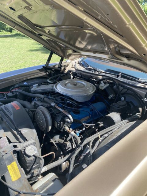 Ford Thunderbird 1977 image number 17