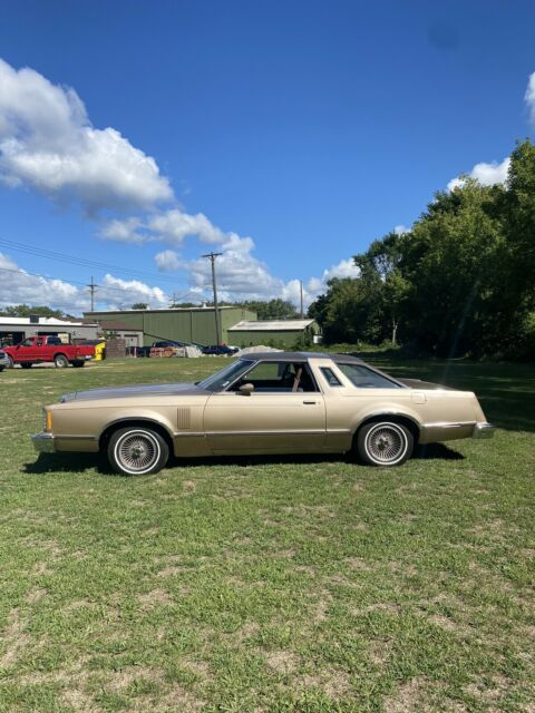Ford Thunderbird 1977 image number 23