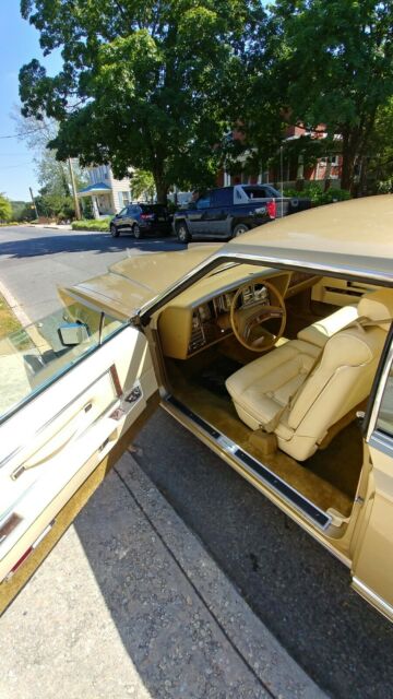 Lincoln Continental 1979 image number 45