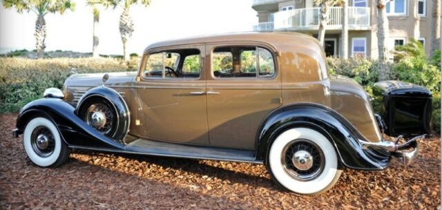 Buick Series 90 1935 image number 10