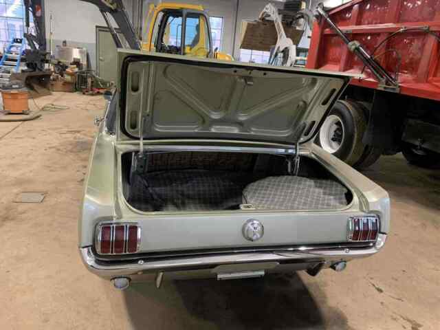 Ford Mustang 1966 image number 27