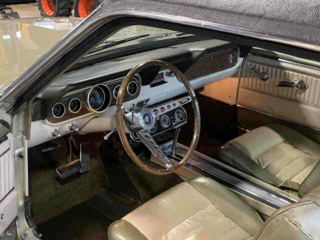 Ford Mustang 1966 image number 29