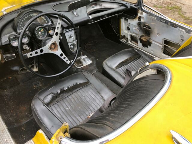 Chevrolet Corvette 1962 image number 19