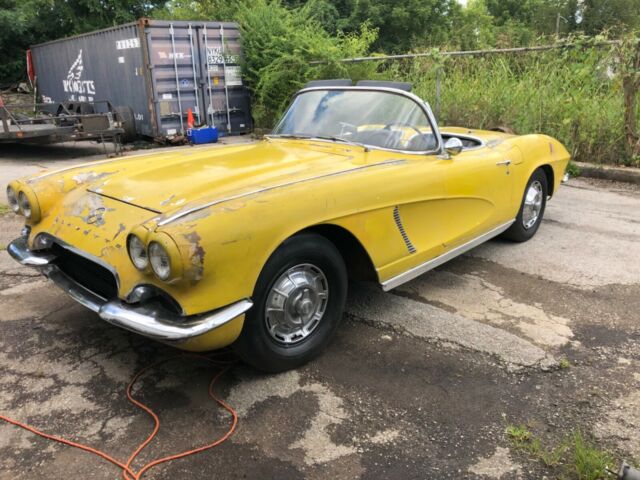 Chevrolet Corvette 1962 image number 24