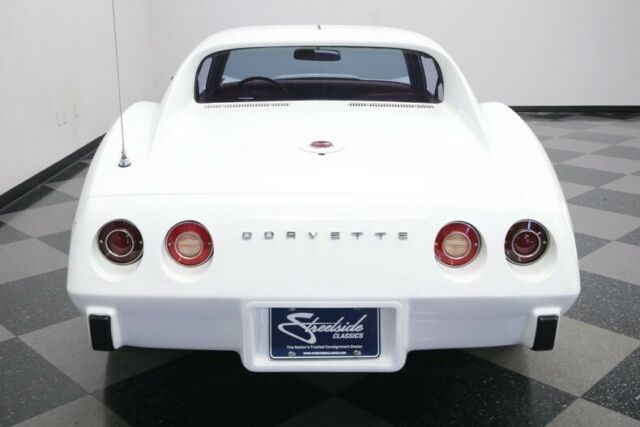 Chevrolet Corvette 1975 image number 11
