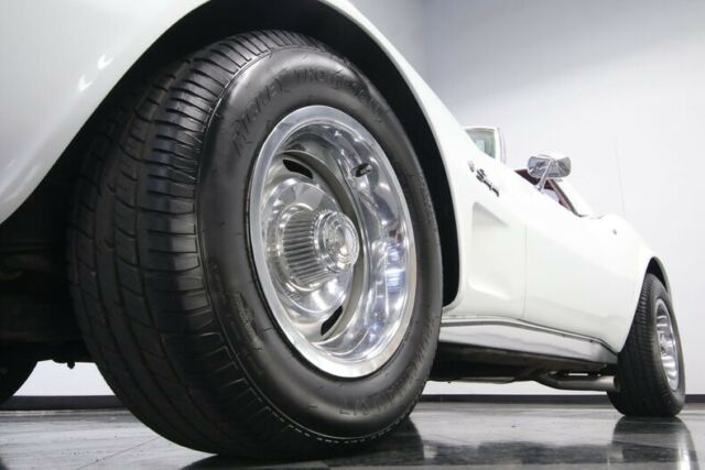 Chevrolet Corvette 1975 image number 23