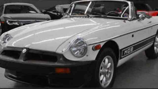 MG B 1977 image number 5