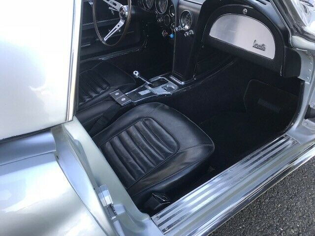 Chevrolet Corvette 1966 image number 34