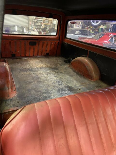 Chevrolet Suburban 1968 image number 10