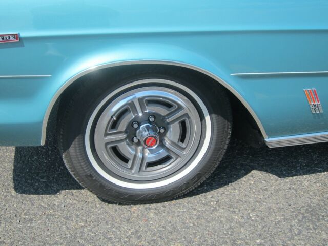 Ford Galaxie 1966 image number 30