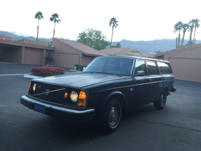 Volvo 240 1977 image number 2