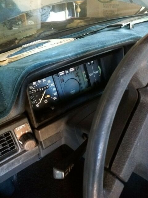 Volvo 240 1977 image number 9