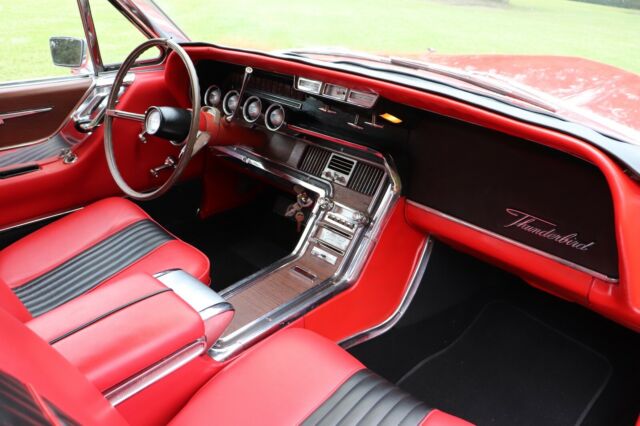 Ford Thunderbird 1965 image number 39