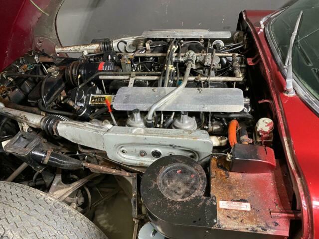 Jaguar E-Type 1974 image number 23