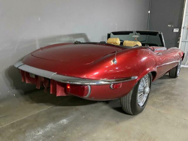 Jaguar E-Type 1974 image number 4