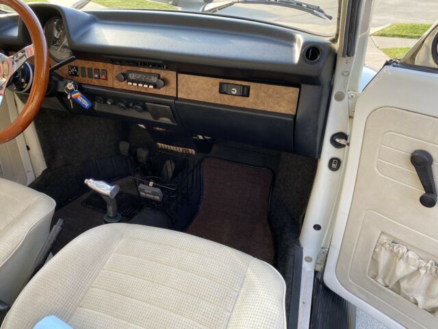 Volkswagen Super Beetle 1978 image number 44