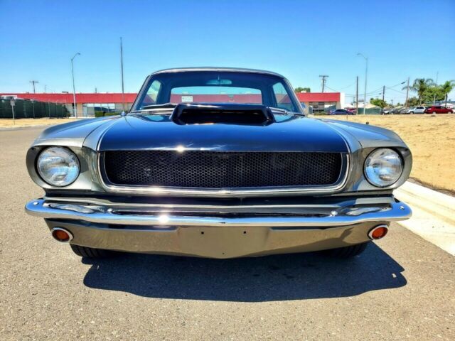 Ford Mustang 1965 image number 28