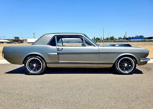 Ford Mustang 1965 image number 7