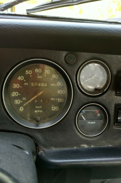 MG MGB 1977 image number 21