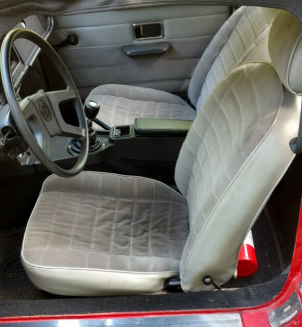 MG MGB 1977 image number 4