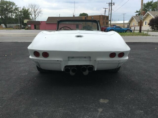 Chevrolet Corvette 1963 image number 31
