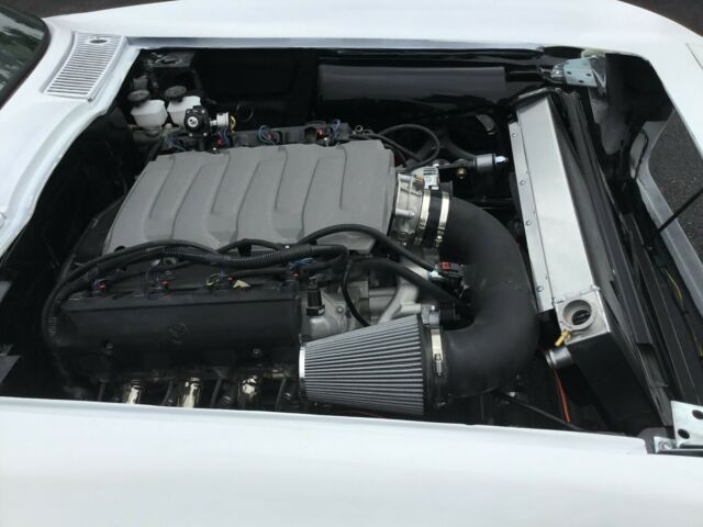 Chevrolet Corvette 1963 image number 32