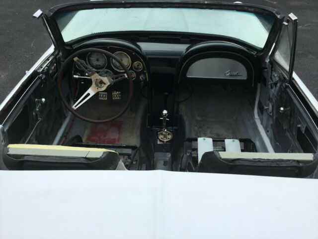 Chevrolet Corvette 1963 image number 37