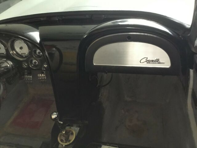 Chevrolet Corvette 1963 image number 39
