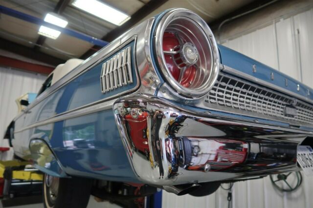 Ford Galaxie 1963 image number 11