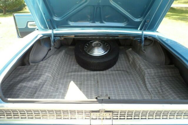 Ford Galaxie 1963 image number 40