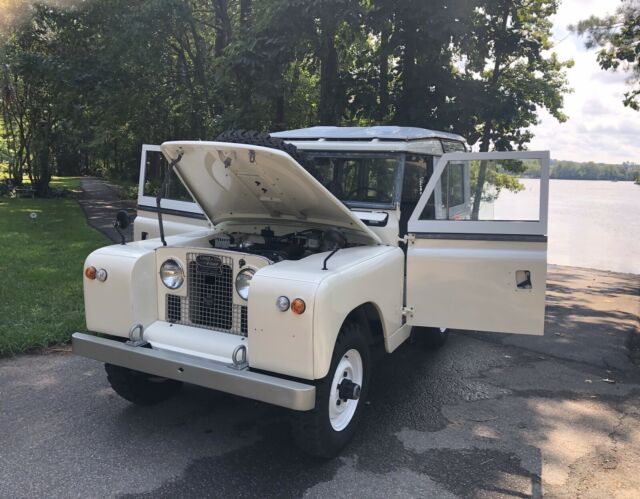 Land Rover Series IIA 1967 image number 8
