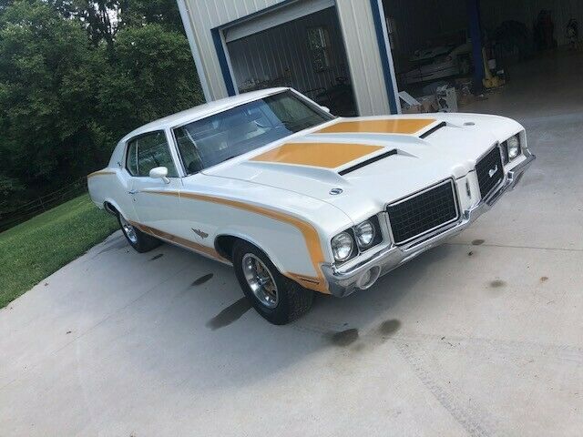 Oldsmobile Cutlass 1972 image number 12