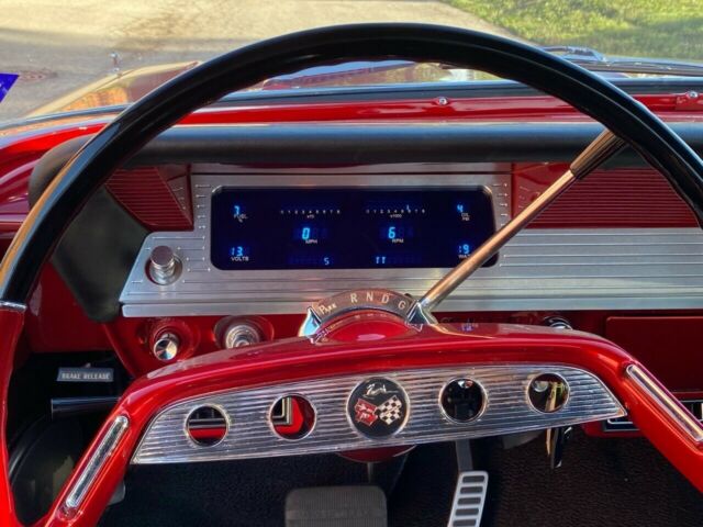 Chevrolet Impala 1961 image number 12