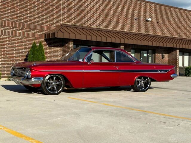 Chevrolet Impala 1961 image number 32