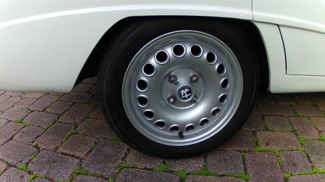 Alfa Romeo Giulia 1971 image number 6