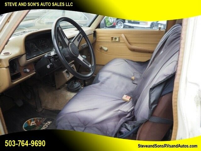 Toyota Tacoma 1979 image number 27