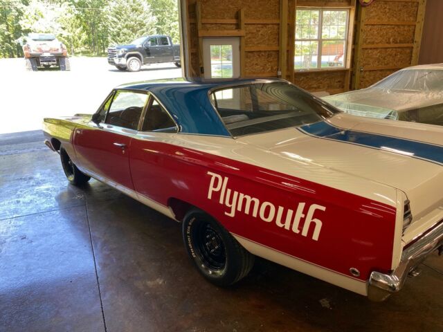 Plymouth Road Runner 1968 image number 22