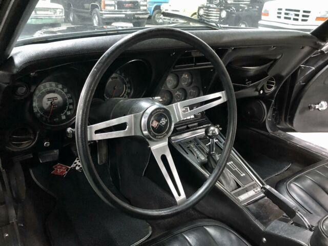 Chevrolet Corvette 1971 image number 13
