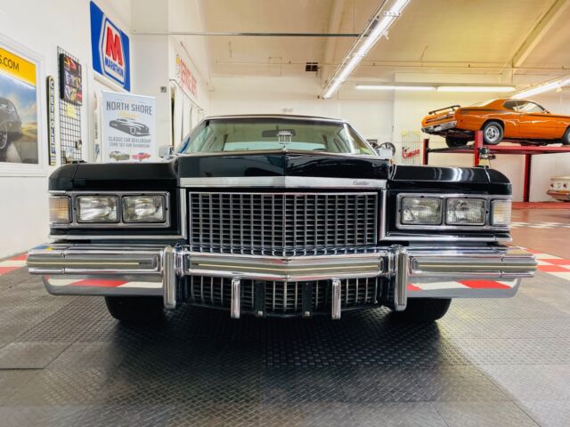 Cadillac DeVille 1975 image number 30