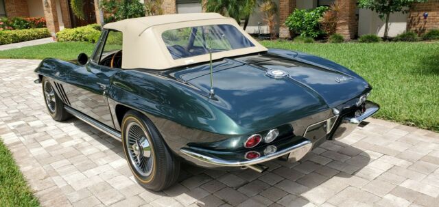 Chevrolet Corvette 1965 image number 28