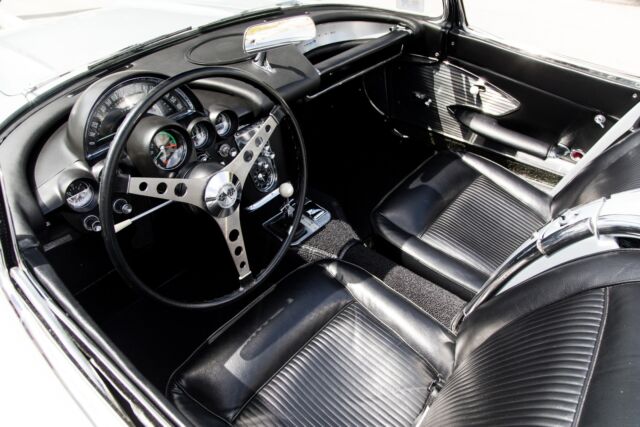 Chevrolet Corvette 1961 image number 1